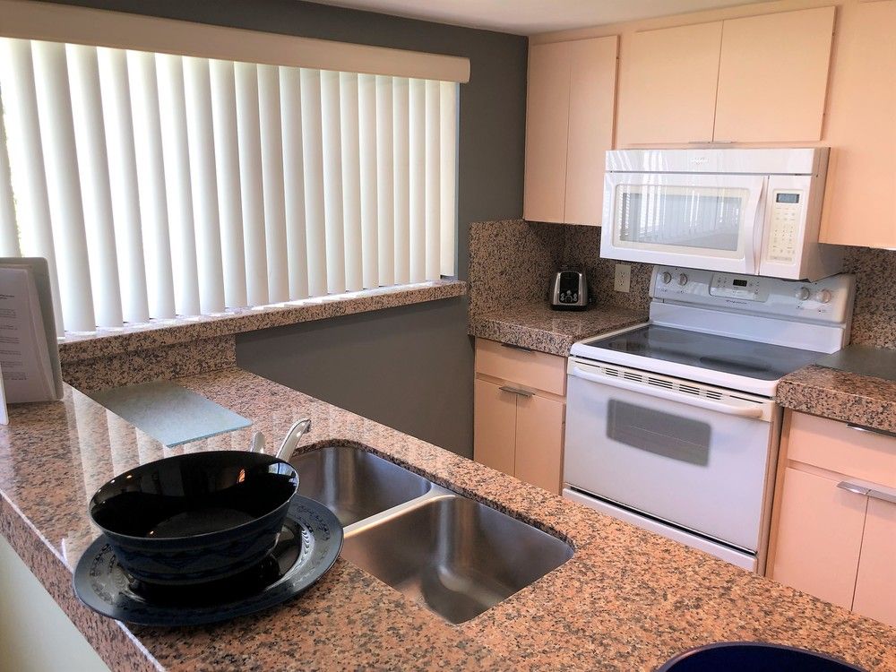 The Bird's Nest Vacation Rentals: 403 Gulf Dr S, Bradenton Beach, FL 34217